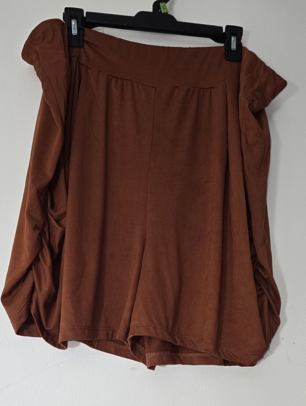 White Birch Shorts Sz 3 X. Rust Color